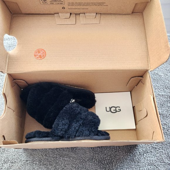 Ugg Fluffy Slides for toddler Size 6 - Picture 2 of 7